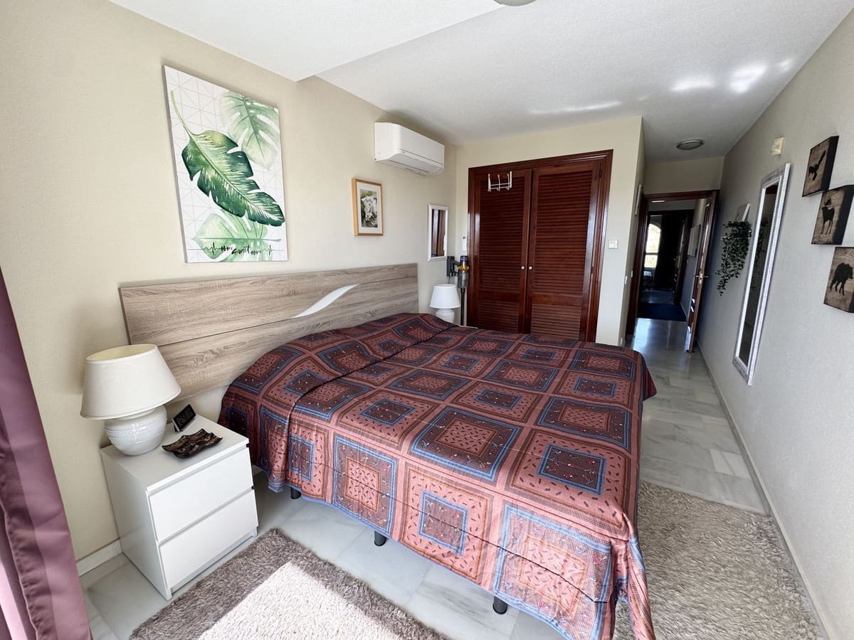 2 soveværelse Lejlighed til salg i Mijas Costa med swimmingpool garage - € 350.000 (Ref: 9345782)