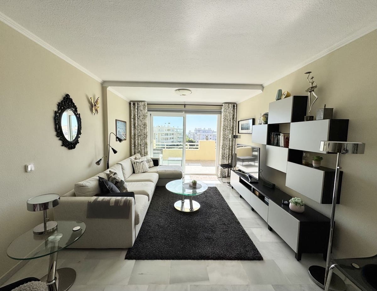 2 soveværelse Lejlighed til salg i Mijas Costa med swimmingpool garage - € 350.000 (Ref: 9345782)