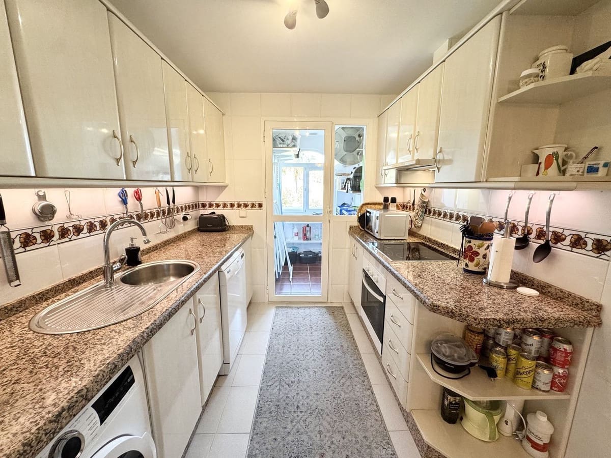 2 soveværelse Lejlighed til salg i Mijas Costa med swimmingpool garage - € 350.000 (Ref: 9345782)