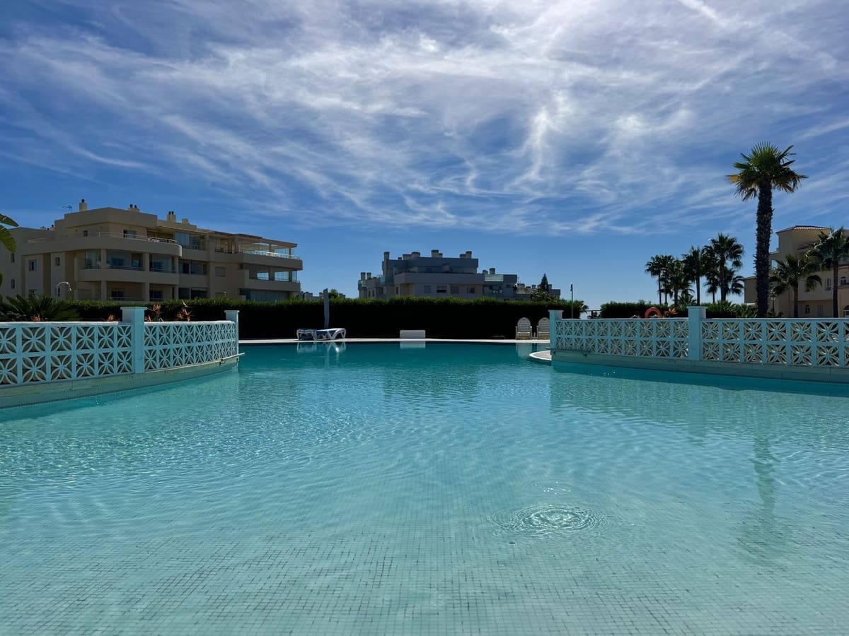 2 soveværelse Lejlighed til salg i Mijas Costa med swimmingpool garage - € 350.000 (Ref: 9345782)