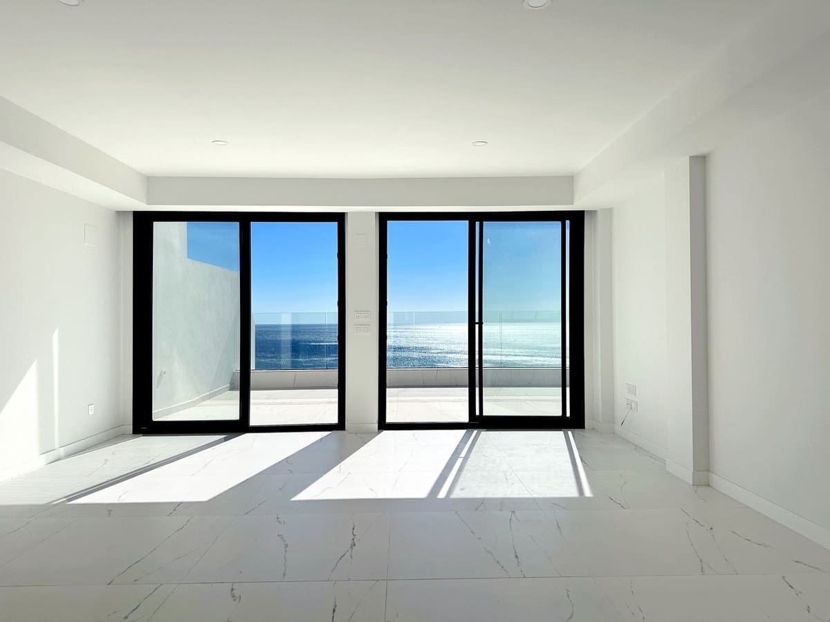 3 soverom Penthouse til salgs i Bahia de Casares med svømmebasseng garasje - € 850 000 (Ref: 9352863)