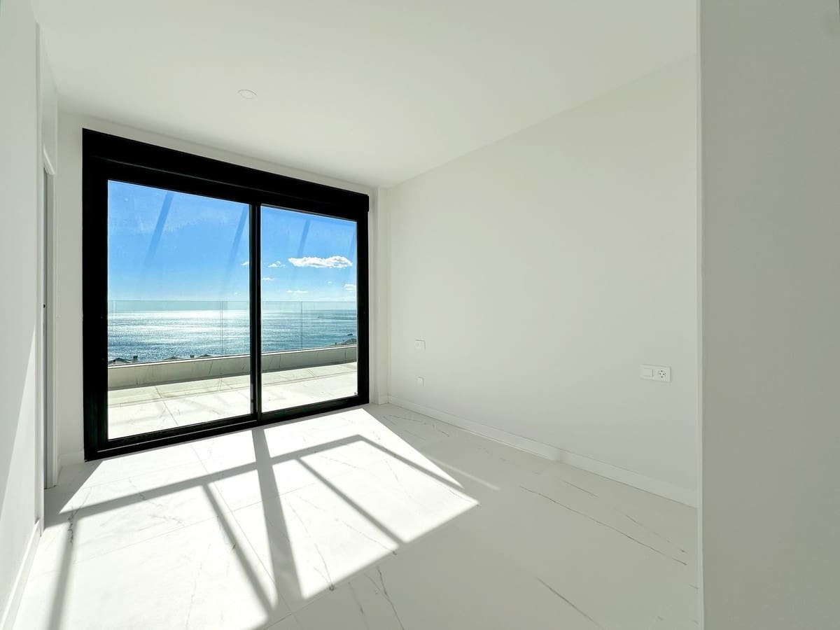 3 soverom Penthouse til salgs i Bahia de Casares med svømmebasseng garasje - € 850 000 (Ref: 9352863)