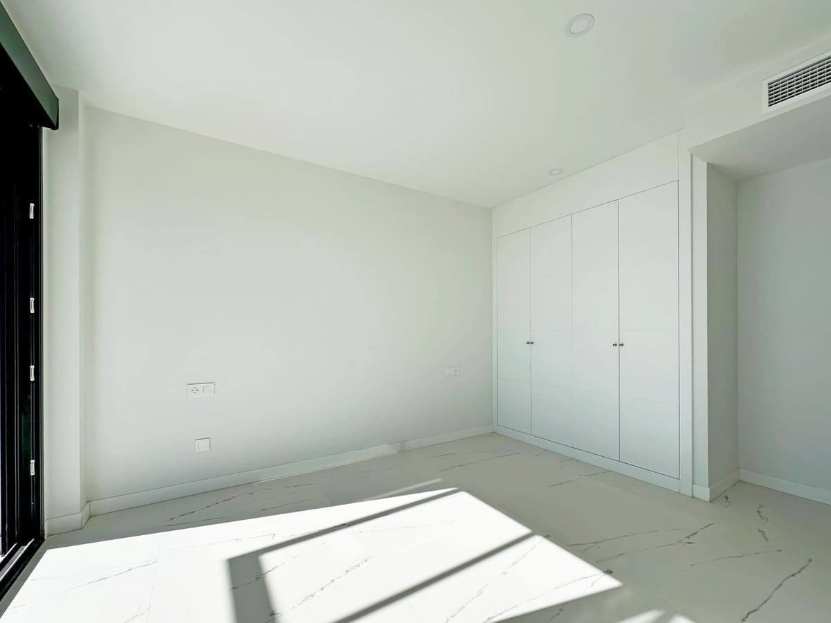 3 soverom Penthouse til salgs i Bahia de Casares med svømmebasseng garasje - € 850 000 (Ref: 9352863)