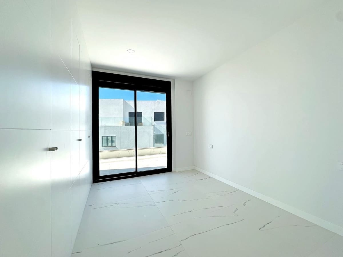 3 soverom Penthouse til salgs i Bahia de Casares med svømmebasseng garasje - € 850 000 (Ref: 9352863)