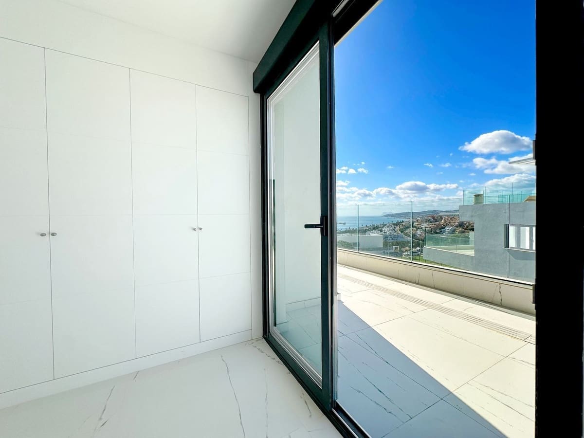 3 soverom Penthouse til salgs i Bahia de Casares med svømmebasseng garasje - € 850 000 (Ref: 9352863)