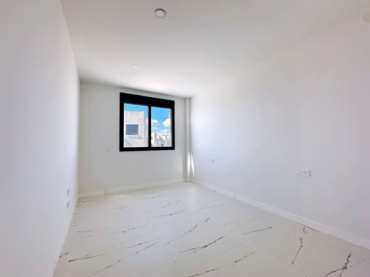 3 bedroom Penthouse for sale in Bahia de Casares with pool garage - € 850,000 (Ref: 9352863)