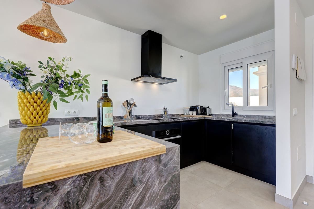 2 sypialnia Apartament na sprzedaż w Estepona z basenem garażem - 975 000 € (Ref: 9352864)