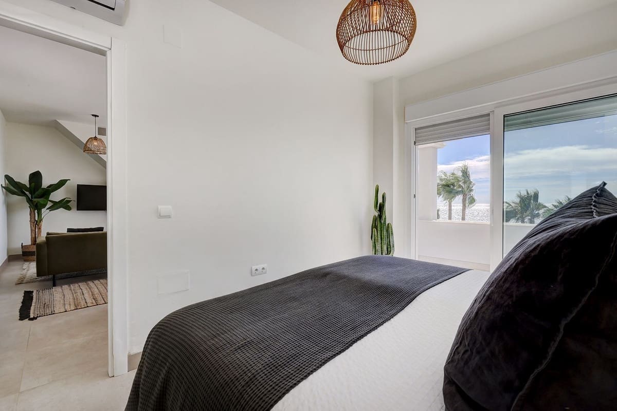 2 sypialnia Apartament na sprzedaż w Estepona z basenem garażem - 975 000 € (Ref: 9352864)