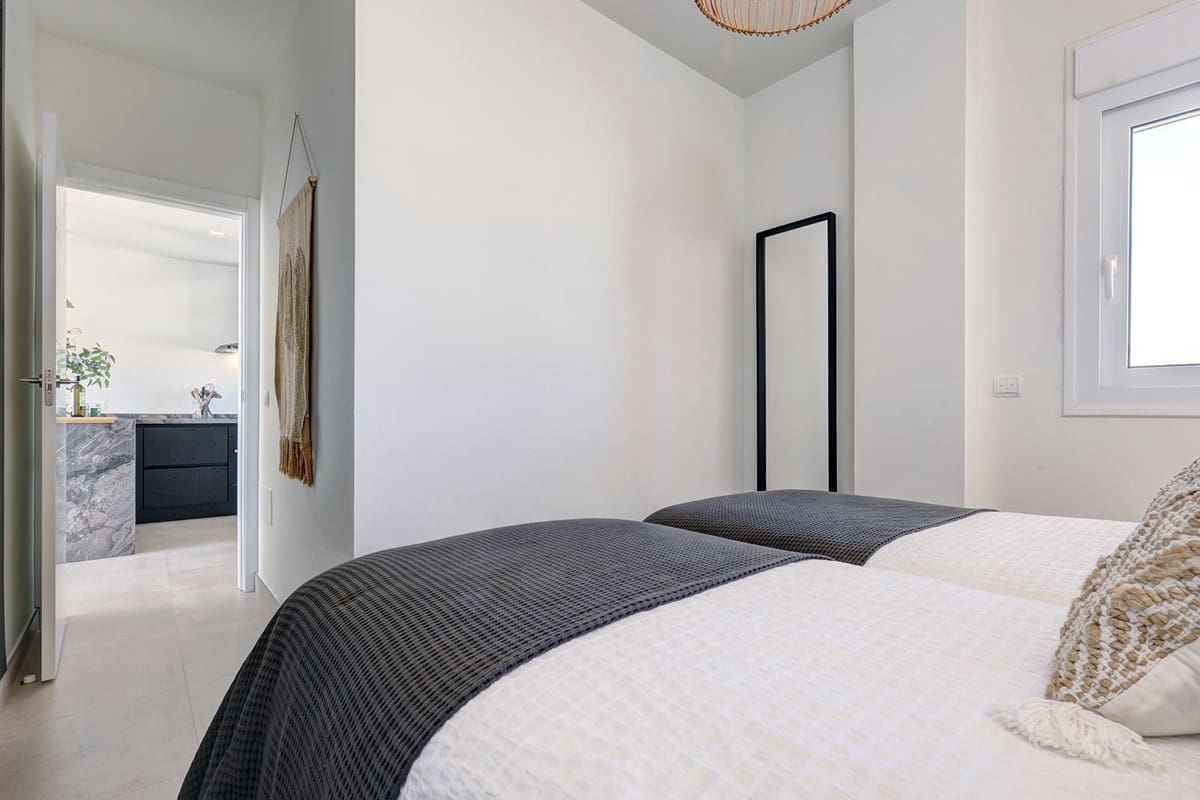 2 sypialnia Apartament na sprzedaż w Estepona z basenem garażem - 975 000 € (Ref: 9352864)