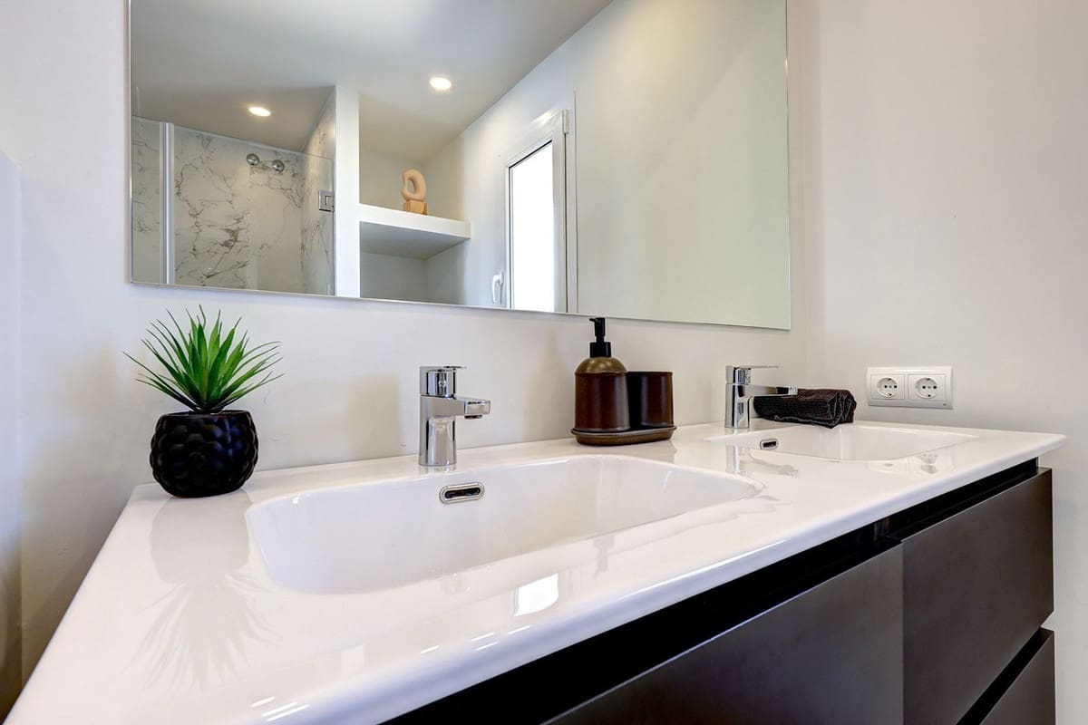 2 sypialnia Apartament na sprzedaż w Estepona z basenem garażem - 975 000 € (Ref: 9352864)