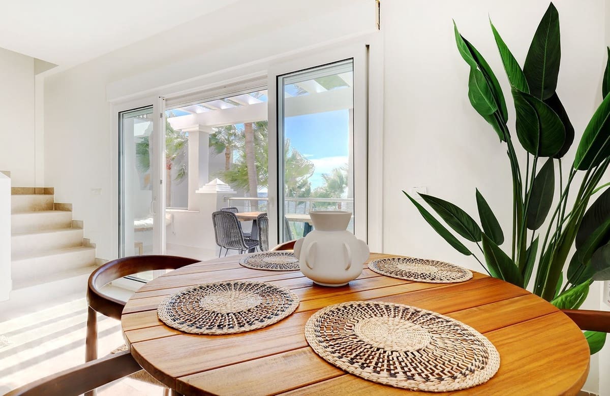 2 sypialnia Apartament na sprzedaż w Estepona z basenem garażem - 975 000 € (Ref: 9352864)