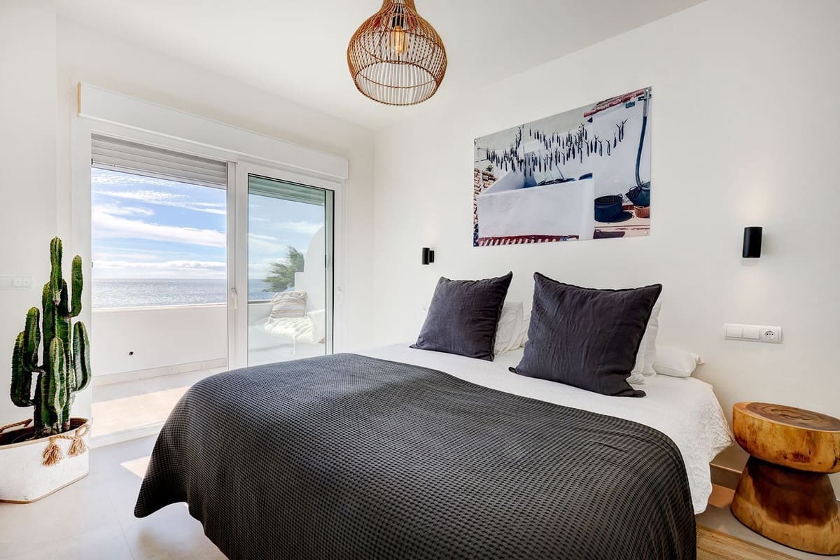 2 sypialnia Apartament na sprzedaż w Estepona z basenem garażem - 975 000 € (Ref: 9352864)