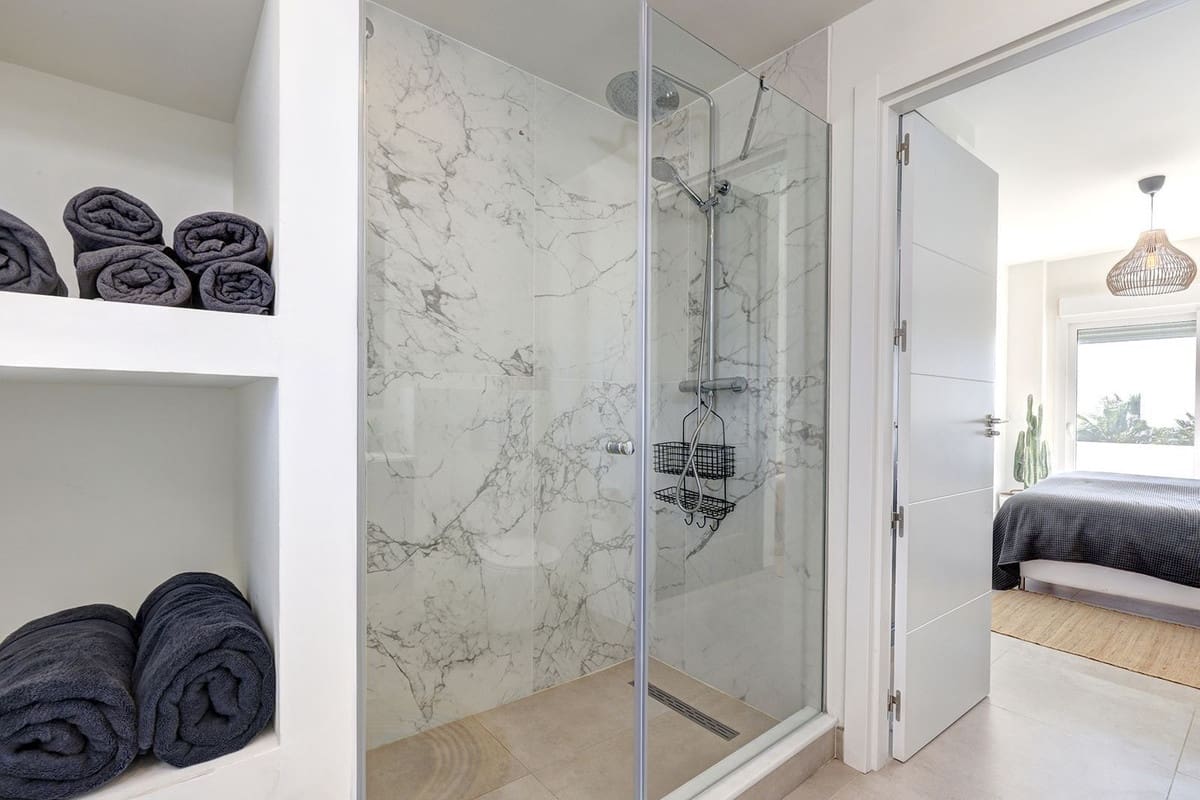 2 sypialnia Apartament na sprzedaż w Estepona z basenem garażem - 975 000 € (Ref: 9352864)