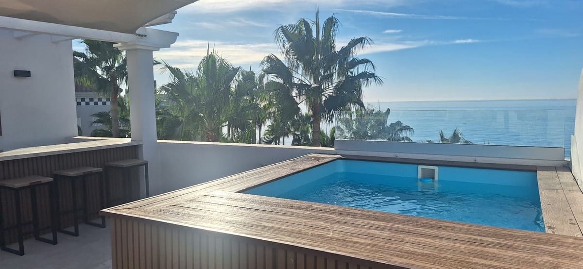 2 sypialnia Apartament na sprzedaż w Estepona z basenem garażem - 975 000 € (Ref: 9352864)