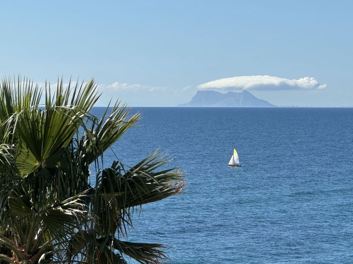 2 sypialnia Apartament na sprzedaż w Estepona z basenem garażem - 975 000 € (Ref: 9352864)