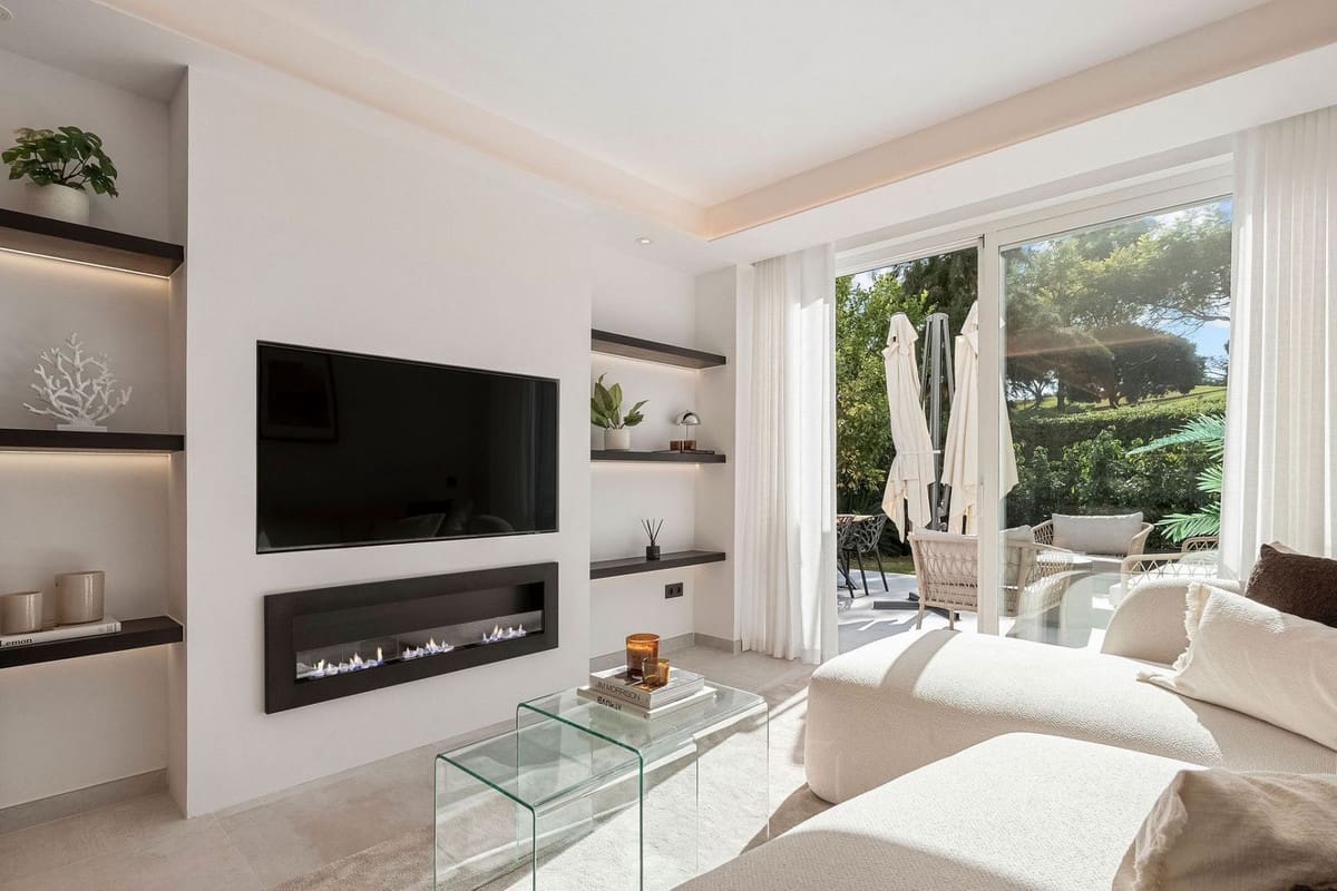 3 sypialnia Apartament na sprzedaż w La Quinta z basenem garażem - 695 000 € (Ref: 9359830)