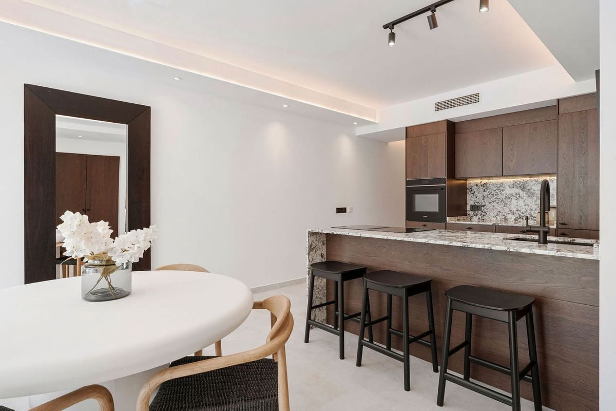 3 sypialnia Apartament na sprzedaż w La Quinta z basenem garażem - 695 000 € (Ref: 9359830)