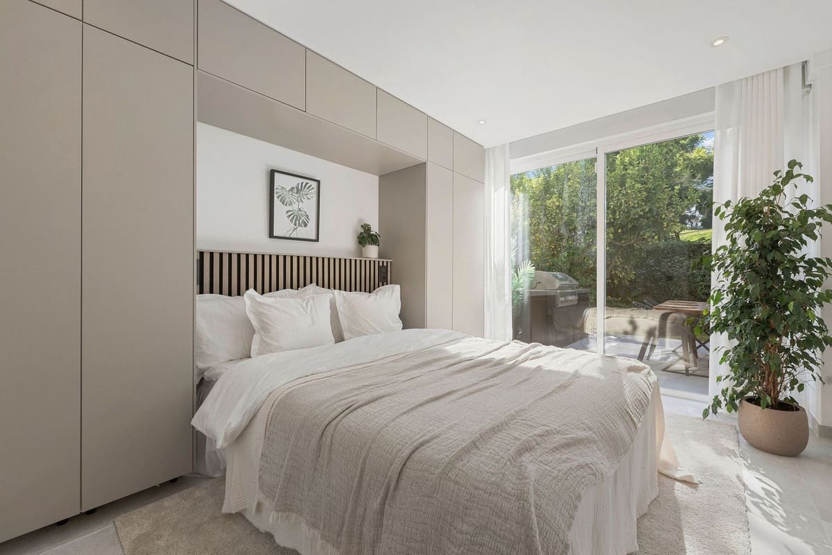 3 sypialnia Apartament na sprzedaż w La Quinta z basenem garażem - 695 000 € (Ref: 9359830)