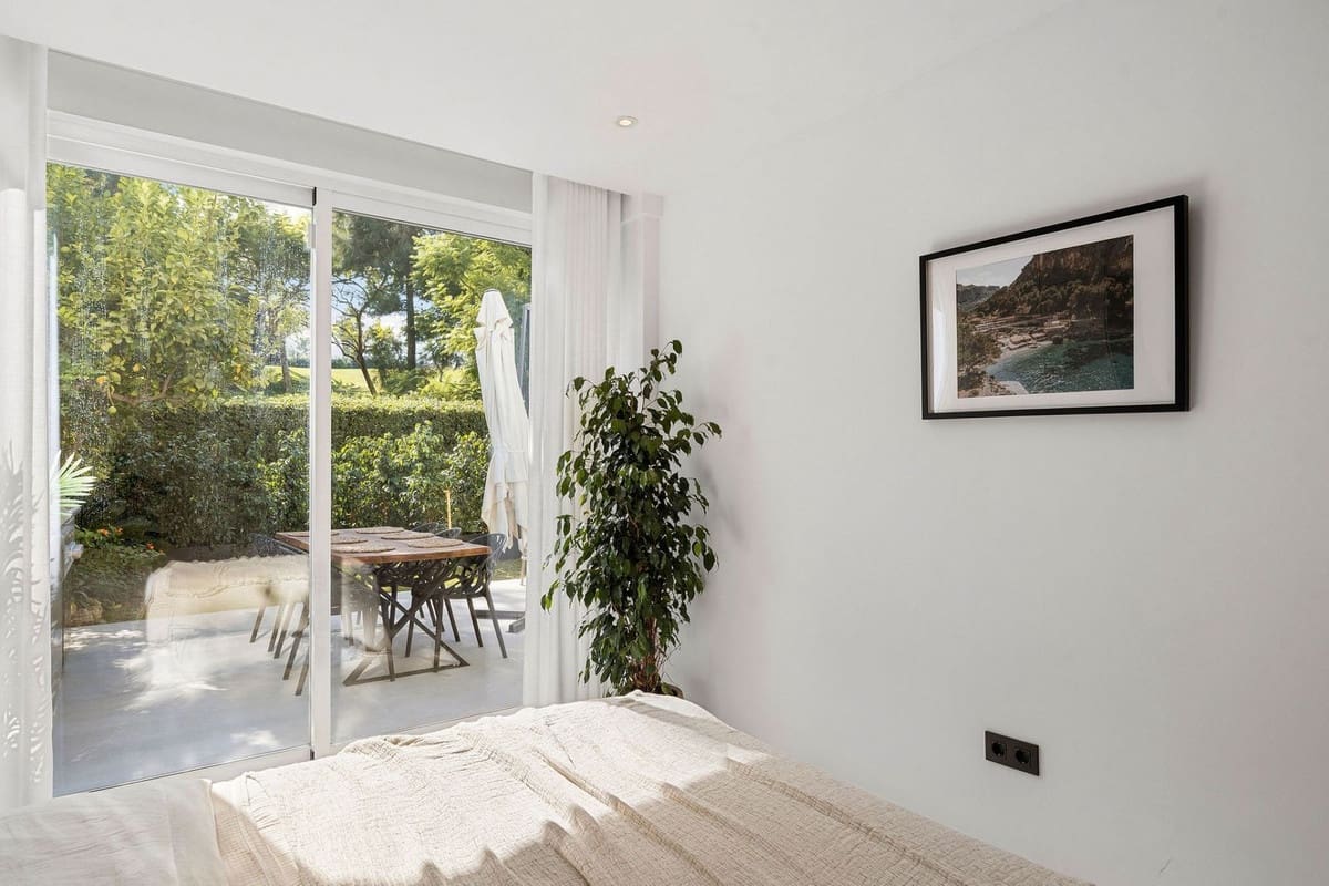 3 sypialnia Apartament na sprzedaż w La Quinta z basenem garażem - 695 000 € (Ref: 9359830)