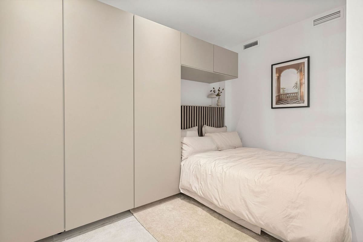 3 sypialnia Apartament na sprzedaż w La Quinta z basenem garażem - 695 000 € (Ref: 9359830)