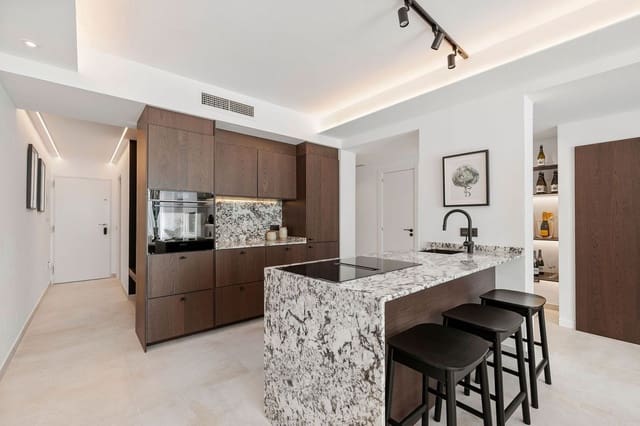 3 makuuhuone Huoneisto myytävänä paikassa La Quinta, Benahavís mukana uima-altaan 
autotalli - 695 000 € (Ref: 9359830)