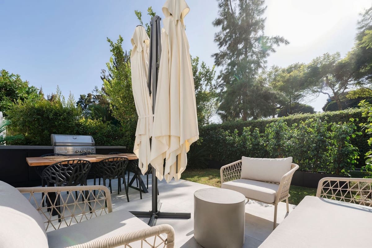 3 sypialnia Apartament na sprzedaż w La Quinta z basenem garażem - 695 000 € (Ref: 9359830)