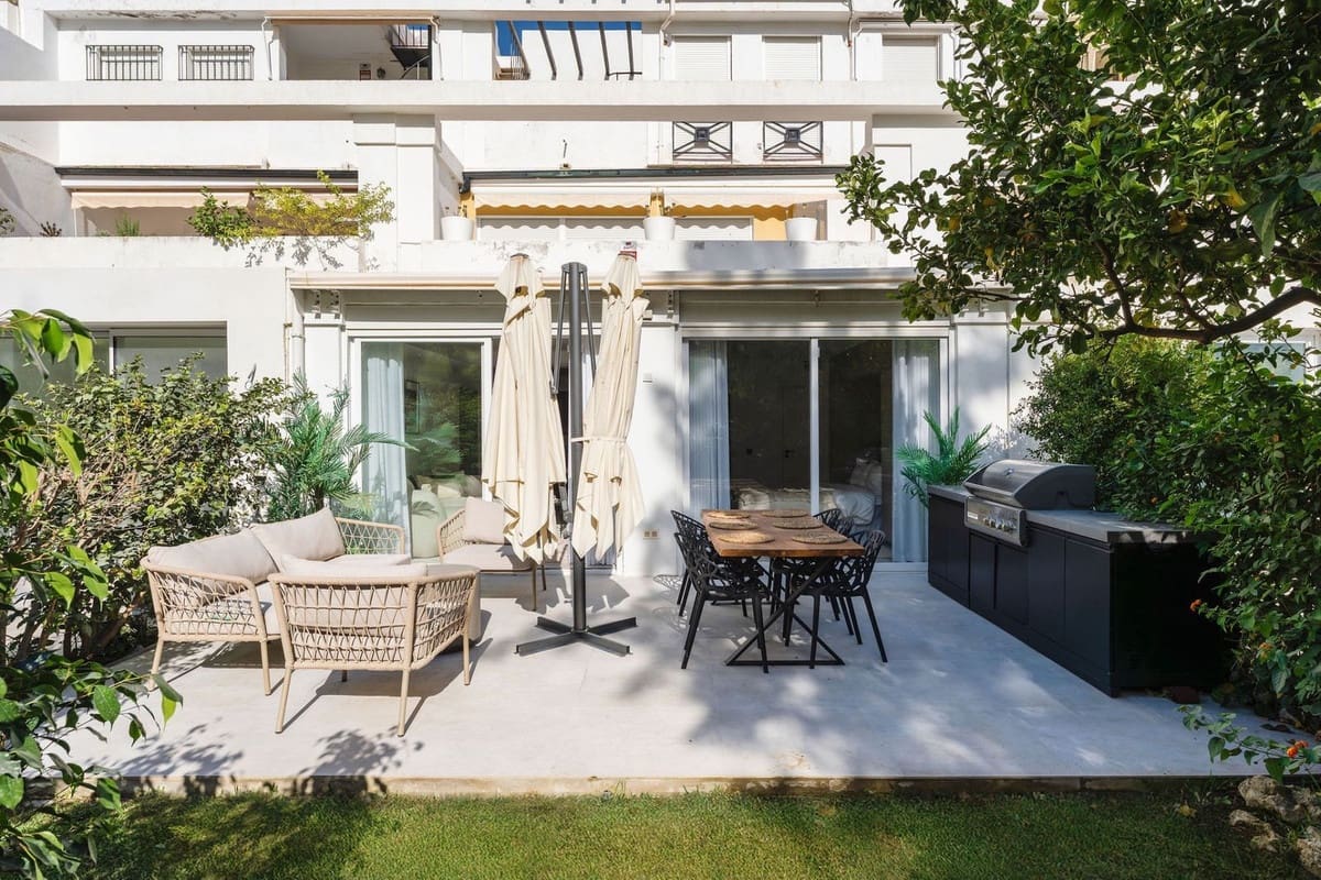 3 sypialnia Apartament na sprzedaż w La Quinta z basenem garażem - 695 000 € (Ref: 9359830)