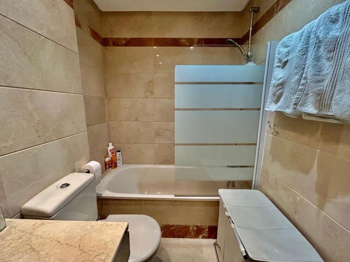 2 sypialnia Apartament na sprzedaż w La Cala de Mijas z basenem garażem - 285 000 € (Ref: 9362958)