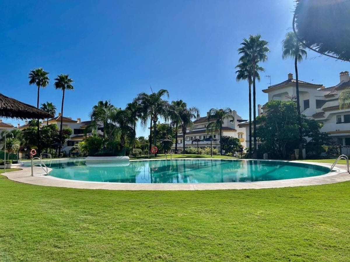 2 sypialnia Apartament na sprzedaż w La Cala de Mijas z basenem garażem - 285 000 € (Ref: 9362958)