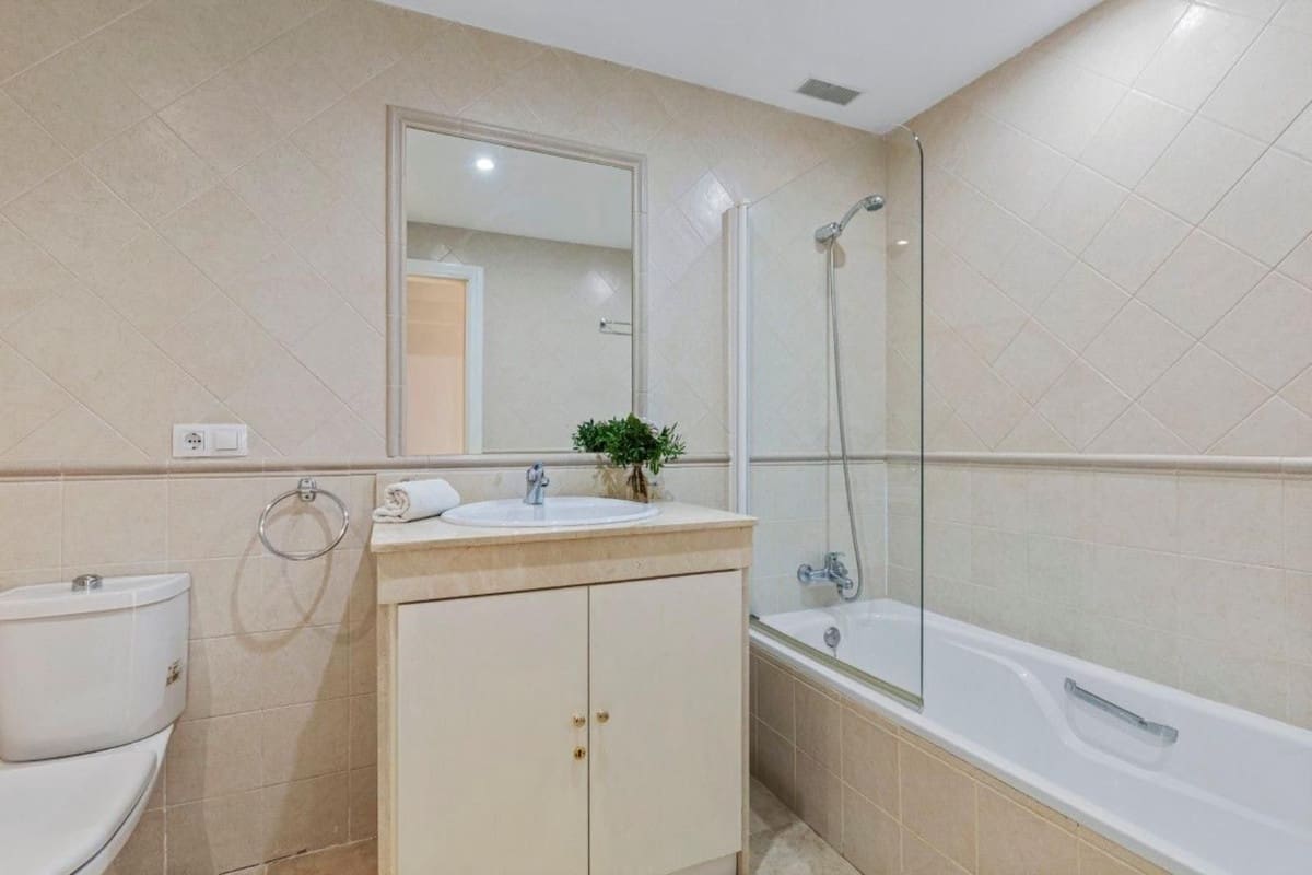 3 soverom Leilighet til salgs i Benahavis med svømmebasseng garasje - € 425 000 (Ref: 9369018)