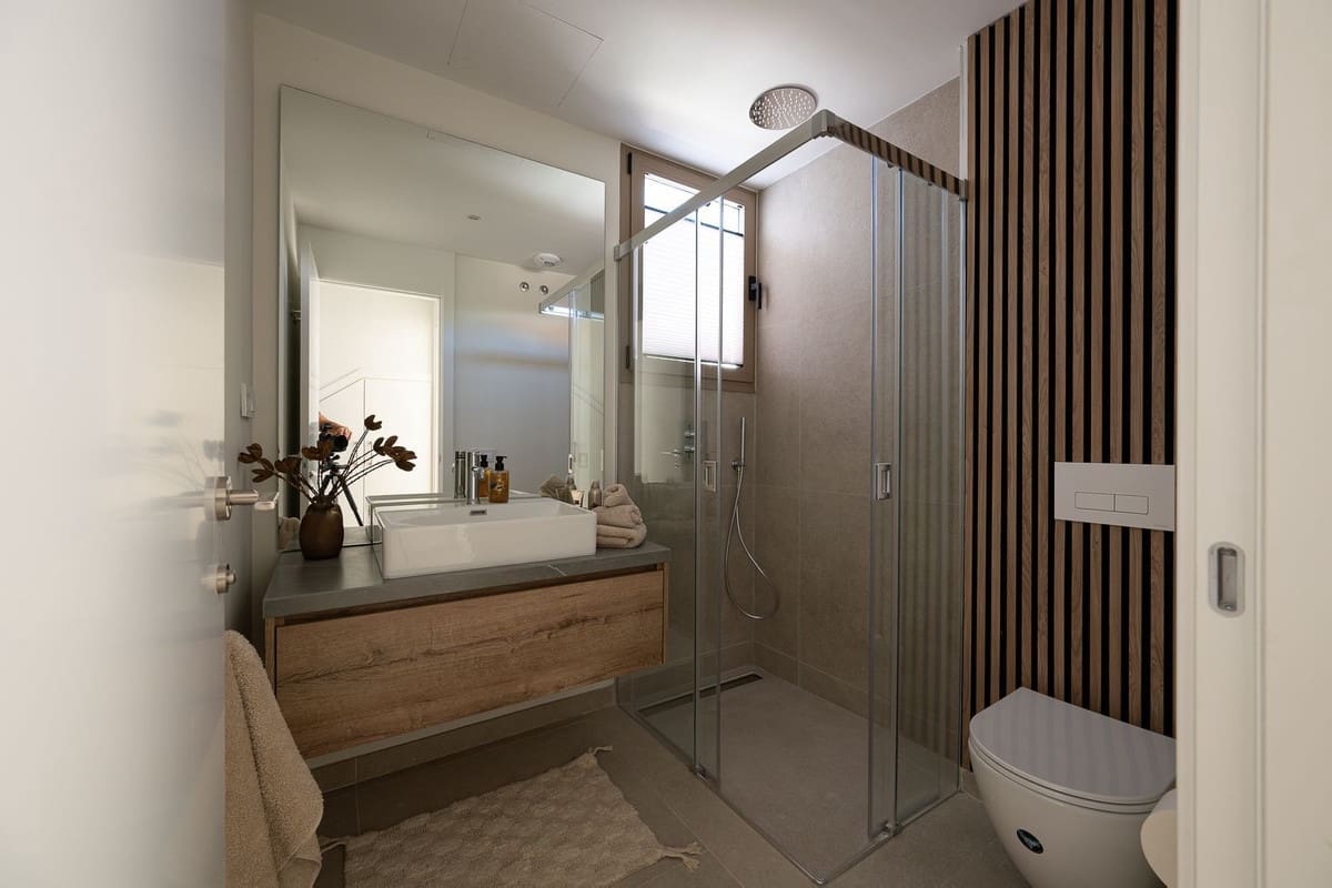 2 bedroom Apartment for sale in La Cala de Mijas with pool garage - € 915,000 (Ref: 9369019)