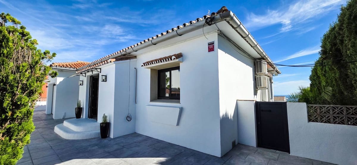 4 chambre Villa/Maison à vendre à La Duquesa / Puerto de la Duquesa avec piscine garage - 975 000 € (Ref: 9372046)