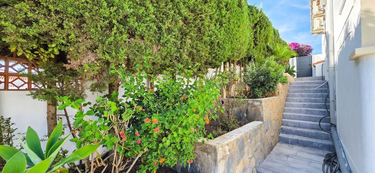 4 chambre Villa/Maison à vendre à La Duquesa / Puerto de la Duquesa avec piscine garage - 935 000 € (Ref: 9372046)