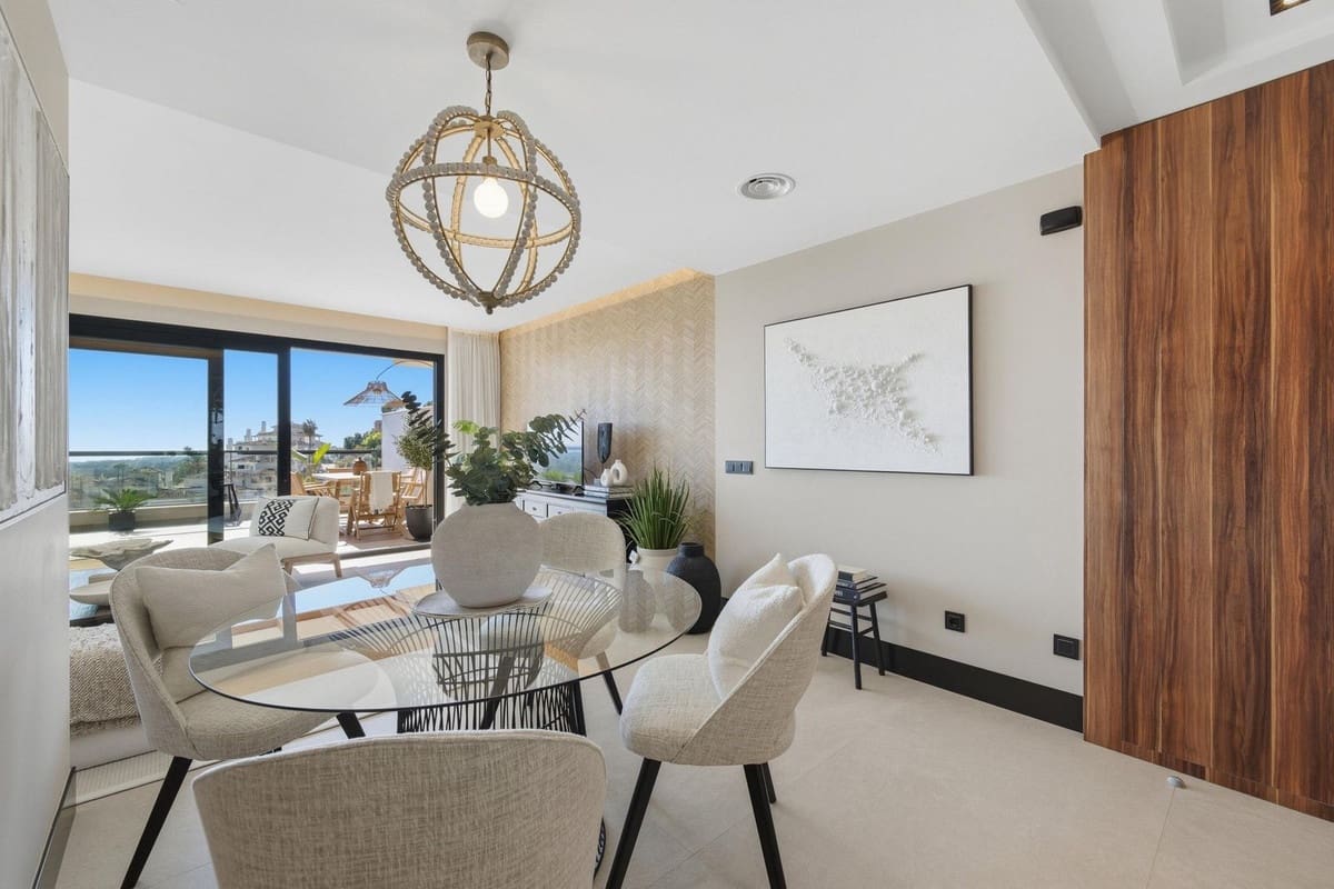 2 makuuhuone Huoneisto myytävänä paikassa Nueva Andalucia mukana uima-altaan 
autotalli - 849 000 € (Ref: 9372068)