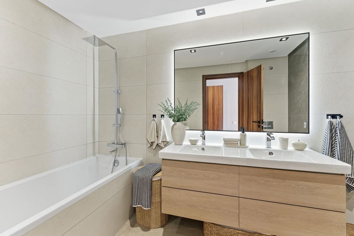 2 makuuhuone Huoneisto myytävänä paikassa Nueva Andalucia mukana uima-altaan 
autotalli - 849 000 € (Ref: 9372068)