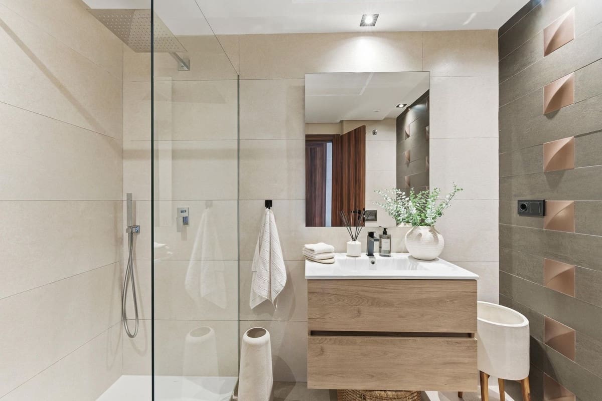 2 makuuhuone Huoneisto myytävänä paikassa Nueva Andalucia mukana uima-altaan 
autotalli - 849 000 € (Ref: 9372068)