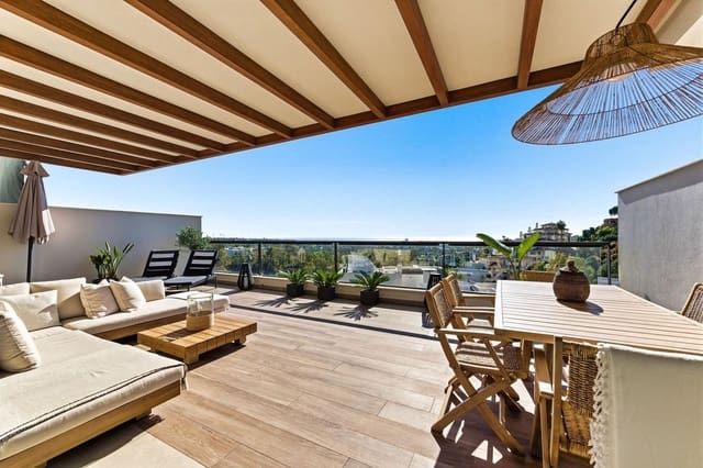 2 makuuhuone Huoneisto myytävänä paikassa Nueva Andalucia, Marbella mukana uima-altaan 
autotalli - 849 000 € (Ref: 9372068)