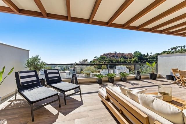 2 makuuhuone Huoneisto myytävänä paikassa Nueva Andalucia, Marbella mukana uima-altaan 
autotalli - 849 000 € (Ref: 9372068)