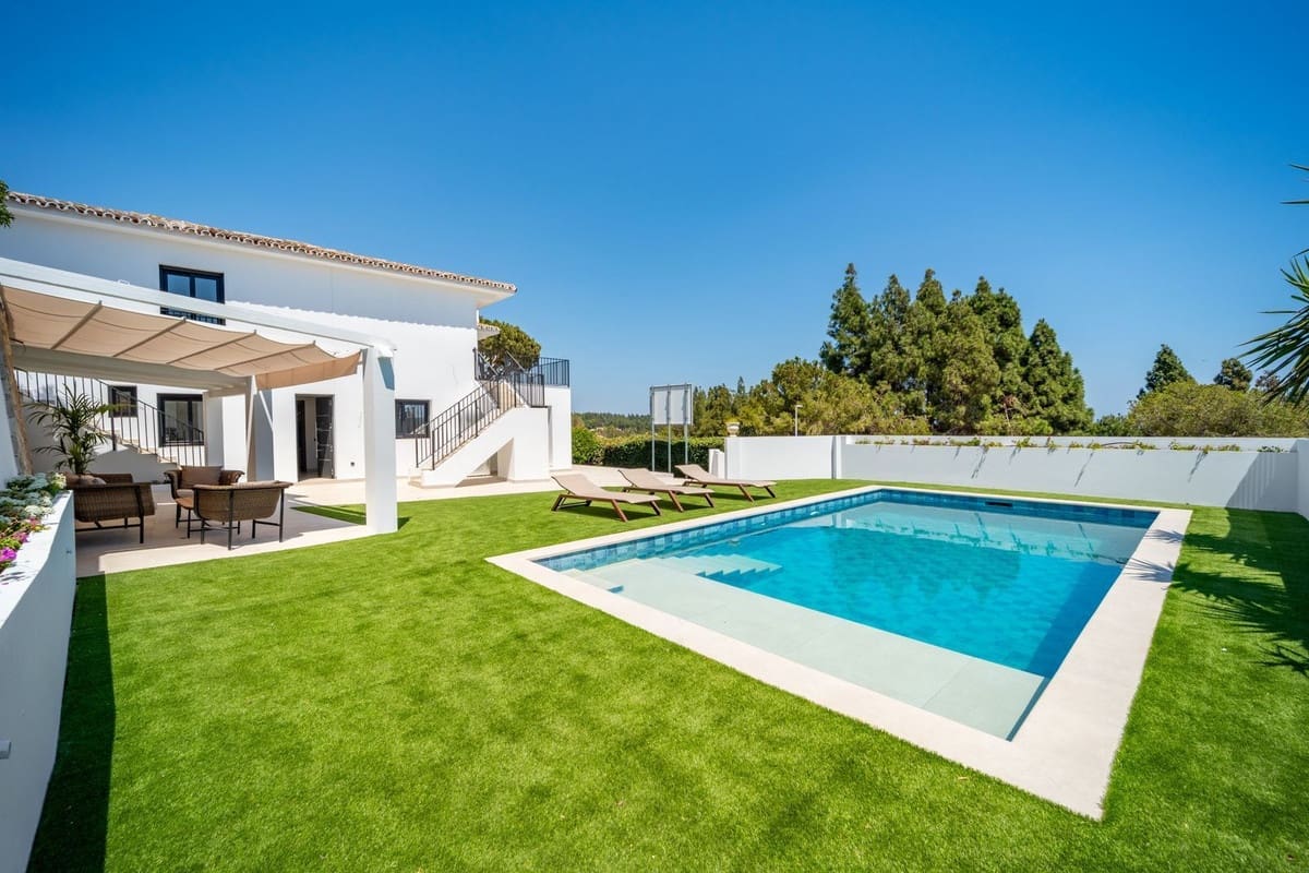 5 slaapkamer Villa te koop in La Cala de Mijas met zwembad garage - € 2.295.000 (Ref: 9372395)