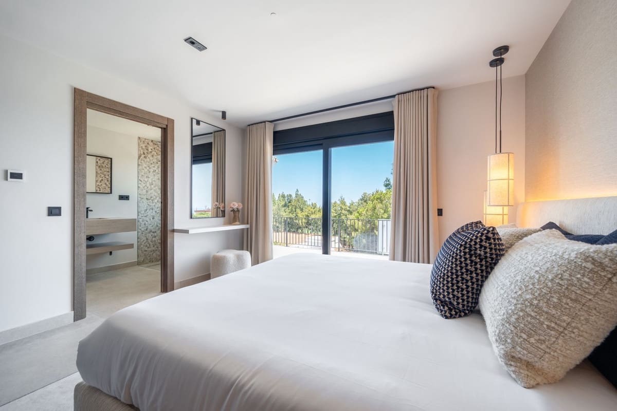 5 slaapkamer Villa te koop in La Cala de Mijas met zwembad garage - € 2.295.000 (Ref: 9372395)