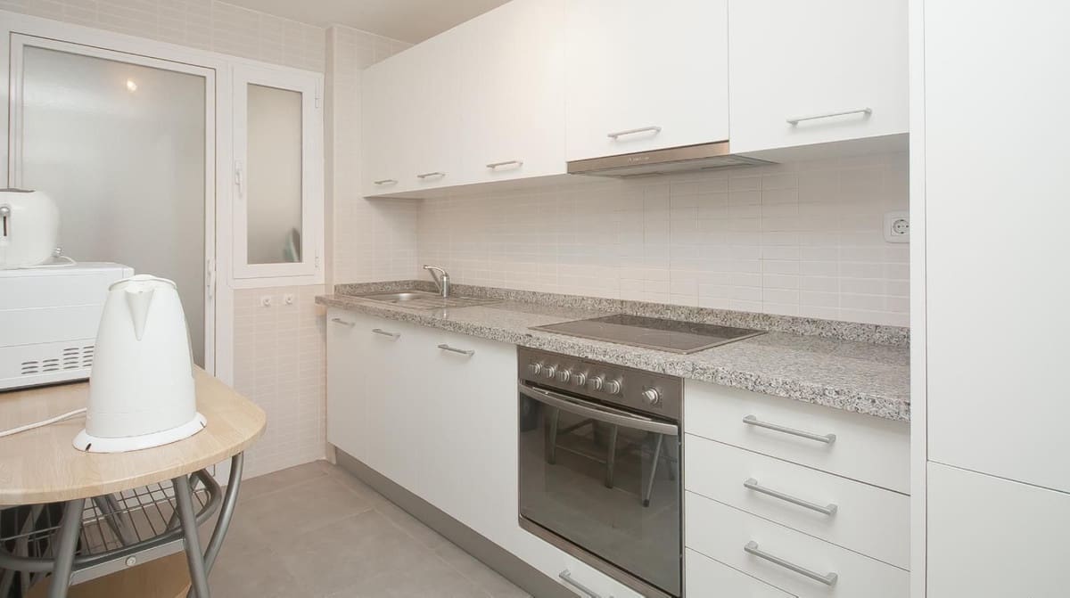 2 makuuhuone Huoneisto myytävänä paikassa La Duquesa / Puerto de la Duquesa mukana uima-altaan 
autotalli - 259 950 € (Ref: 9379996)