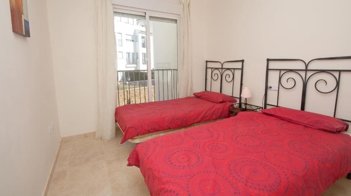 2 makuuhuone Huoneisto myytävänä paikassa La Duquesa / Puerto de la Duquesa mukana uima-altaan 
autotalli - 259 950 € (Ref: 9379996)