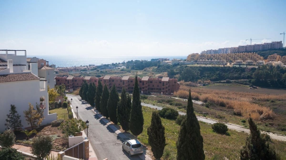 2 makuuhuone Huoneisto myytävänä paikassa La Duquesa / Puerto de la Duquesa mukana uima-altaan 
autotalli - 259 950 € (Ref: 9379996)