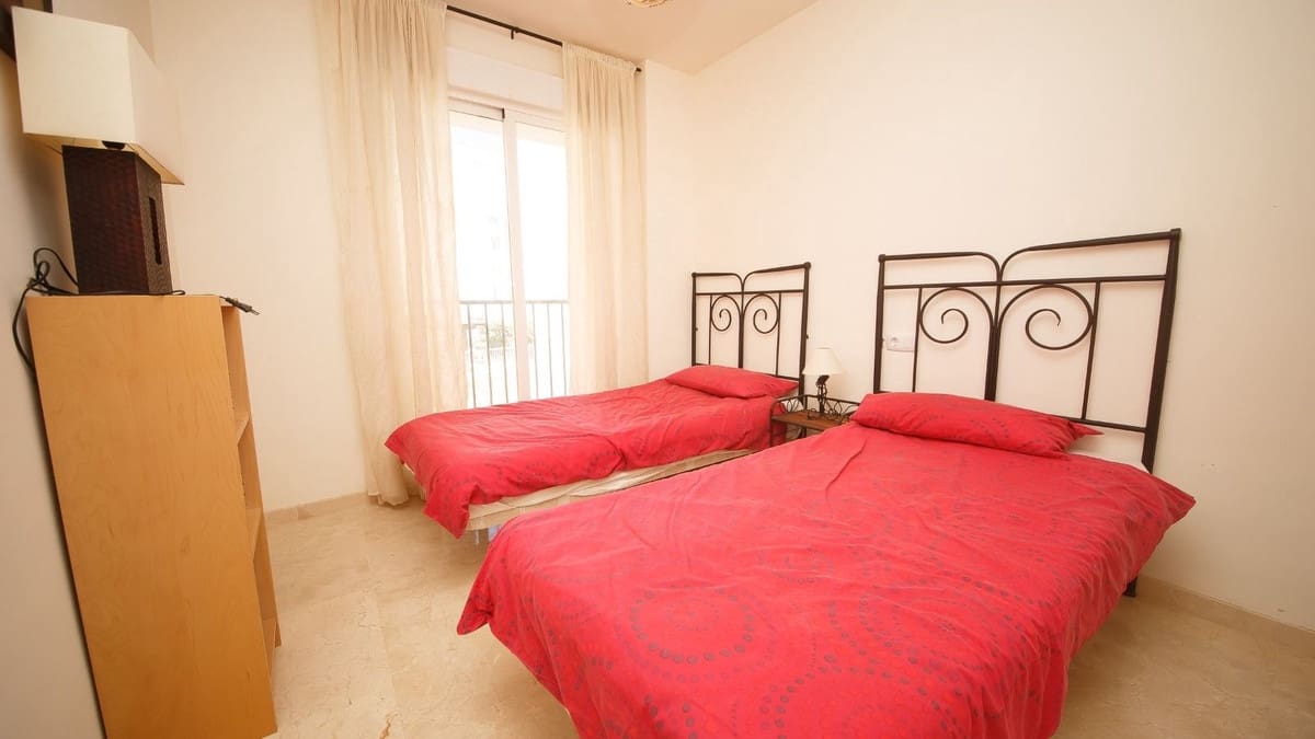 2 bedroom Apartment for sale in La Duquesa / Puerto de la Duquesa with pool garage - € 244,950 (Ref: 9379996)