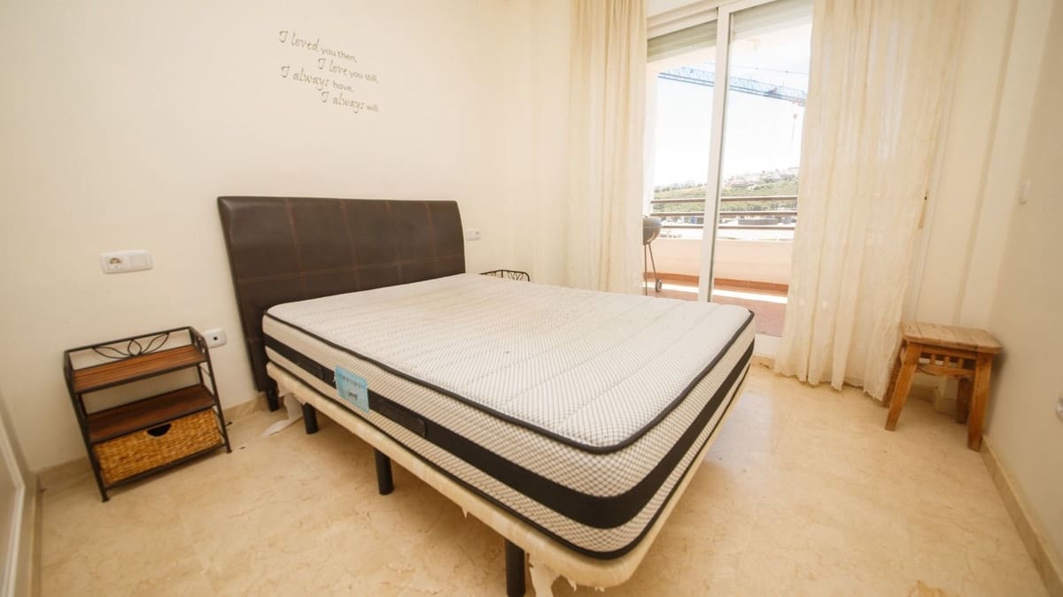 2 bedroom Apartment for sale in La Duquesa / Puerto de la Duquesa with pool garage - € 244,950 (Ref: 9379996)