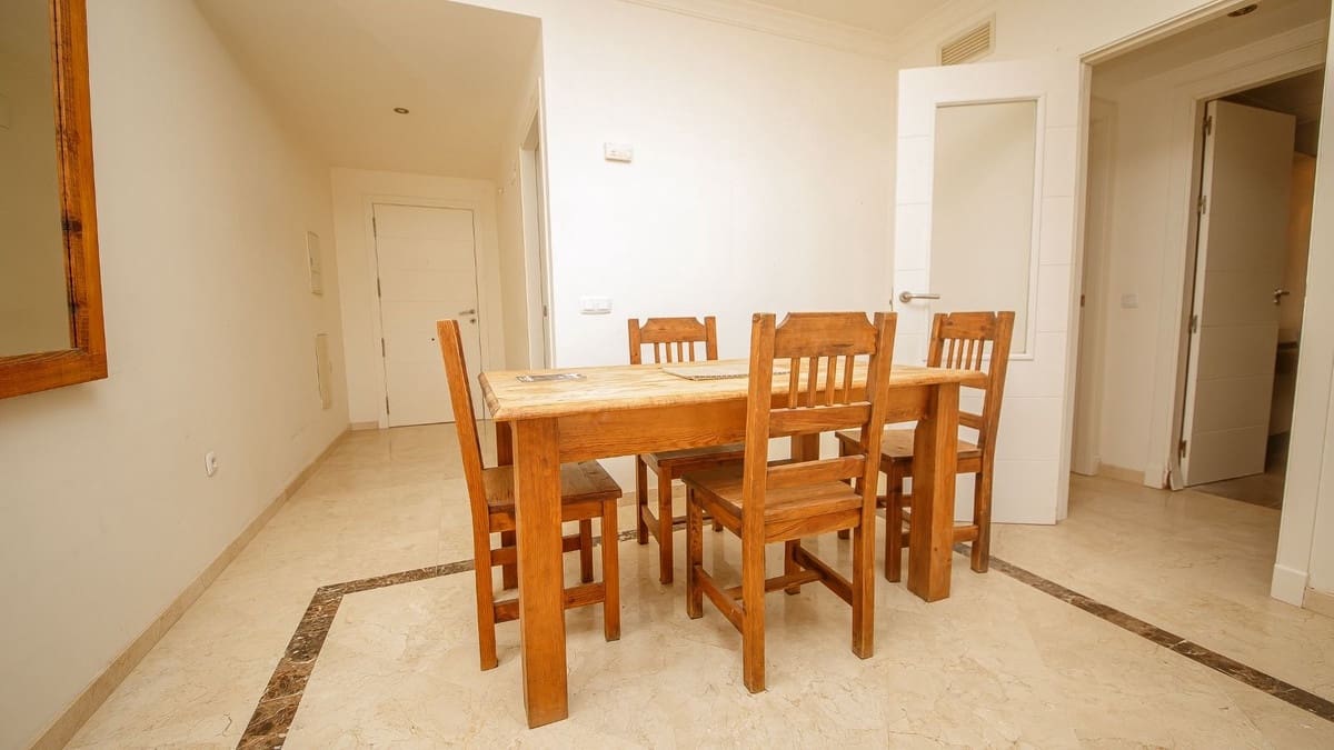 2 bedroom Apartment for sale in La Duquesa / Puerto de la Duquesa with pool garage - € 244,950 (Ref: 9379996)