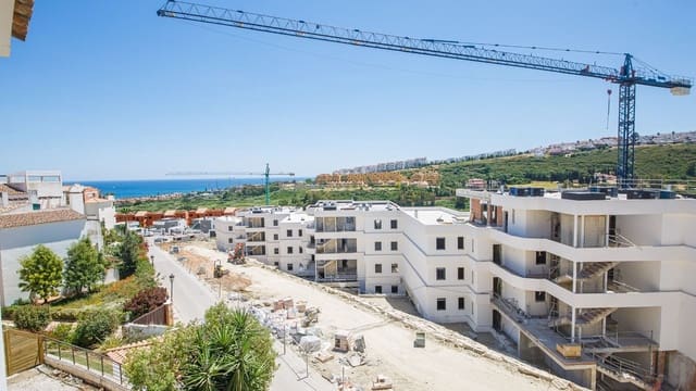 2 soverom Leilighet til salgs i La Duquesa / Puerto de la Duquesa, Manilva med svømmebasseng garasje - € 244 950 (Ref: 9379996)