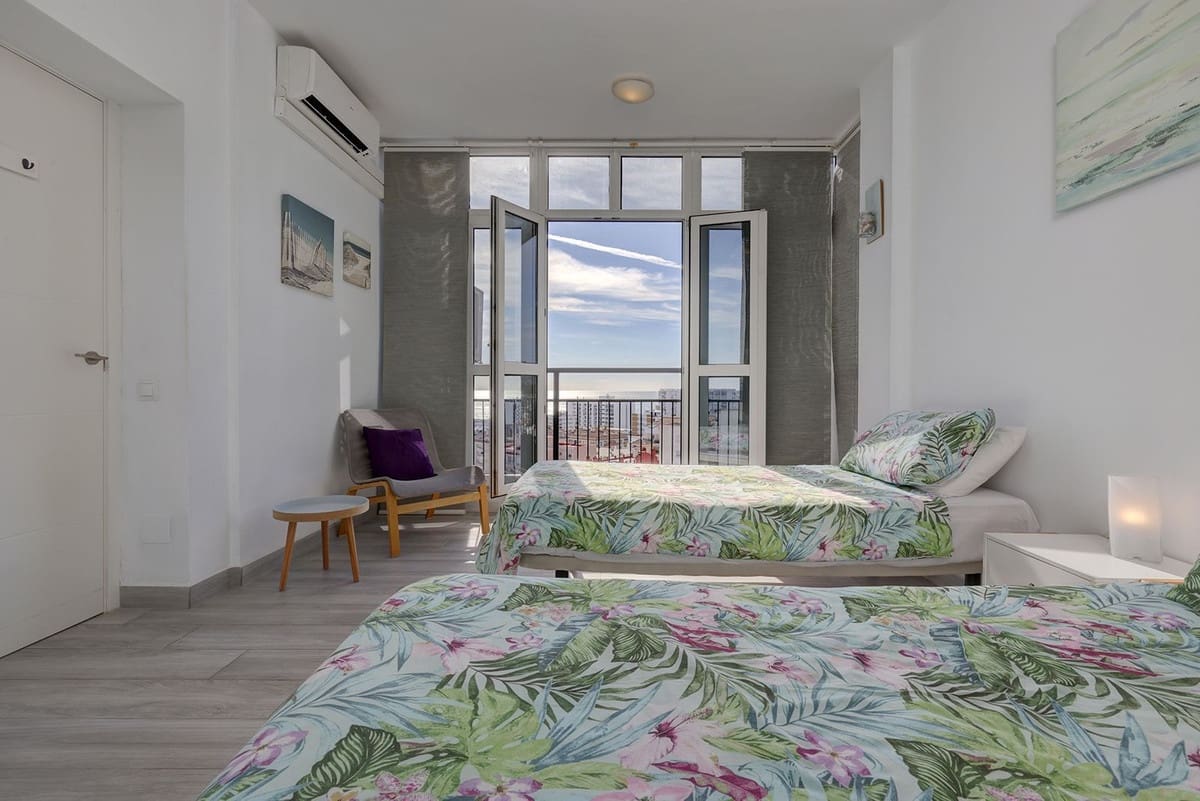 1 sypialnia Penthouse na sprzedaż w Benalmadena z basenem garażem - 295 000 € (Ref: 9379997)