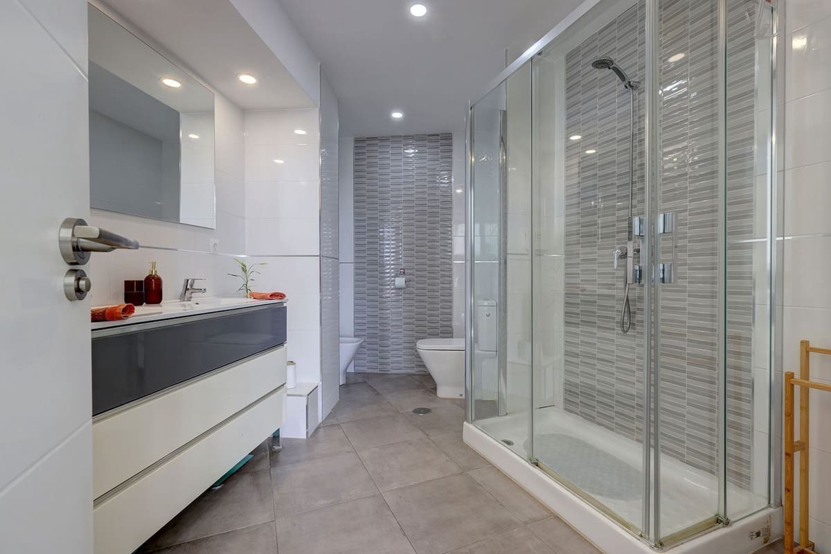 1 sypialnia Penthouse na sprzedaż w Benalmadena z basenem garażem - 295 000 € (Ref: 9379997)