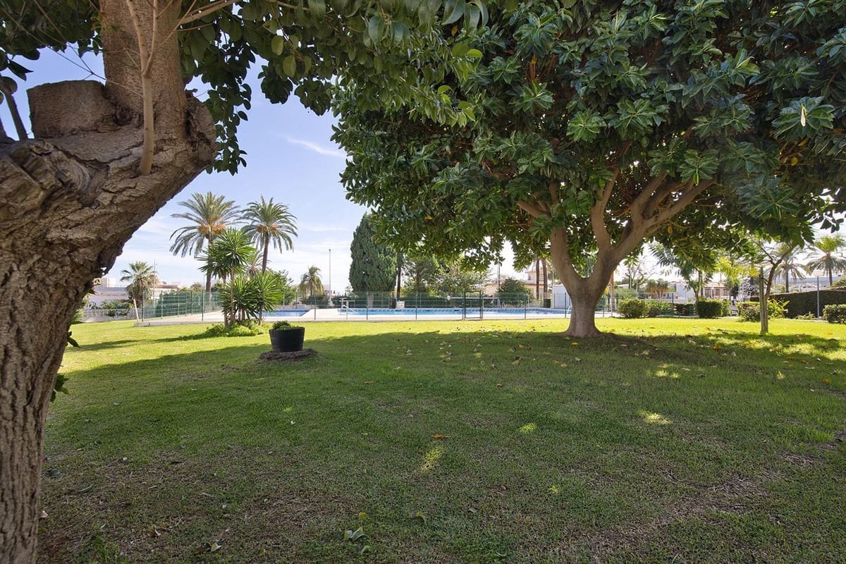 1 sypialnia Penthouse na sprzedaż w Benalmadena z basenem garażem - 295 000 € (Ref: 9379997)